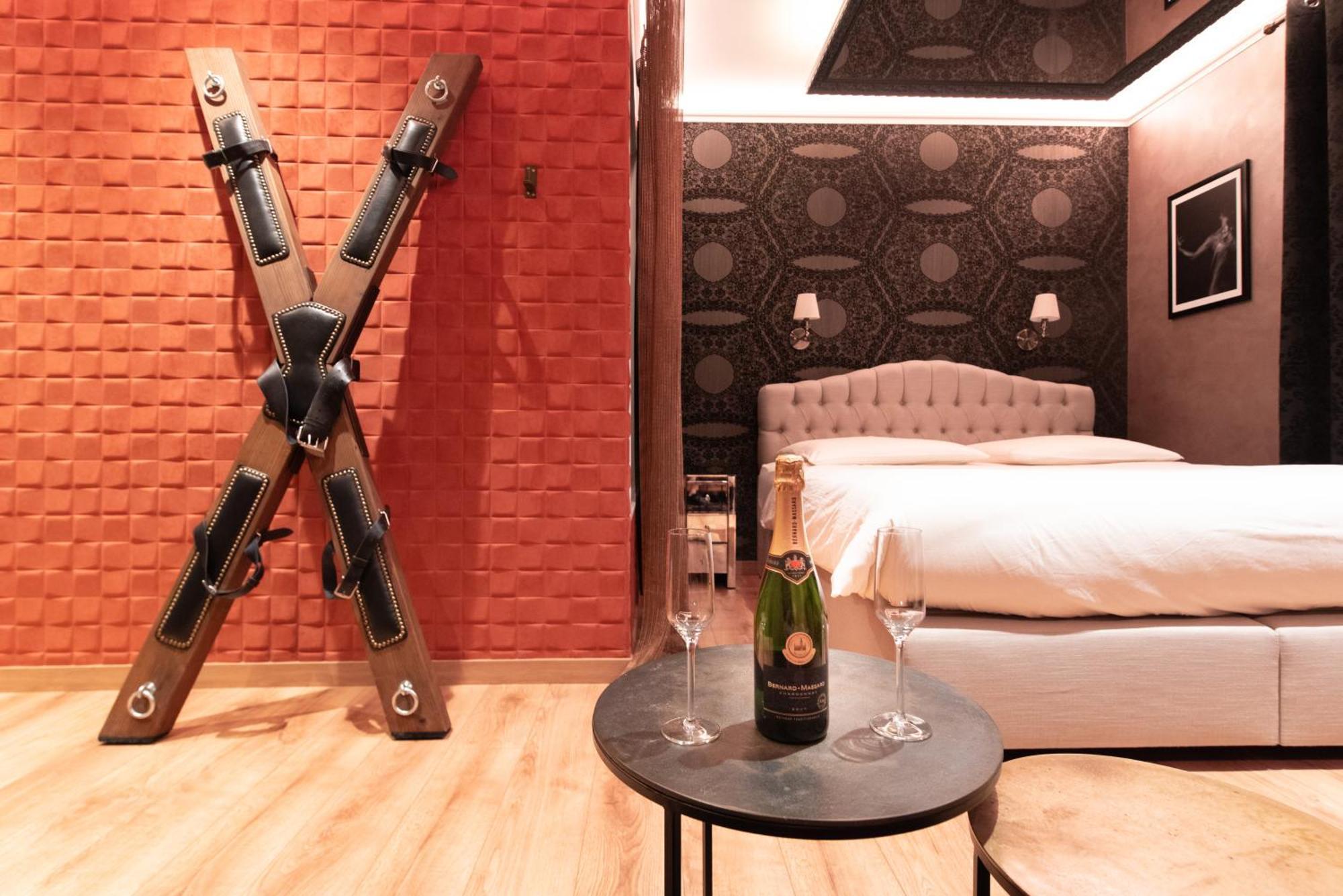 Love Room - Люксембург Экстерьер фото